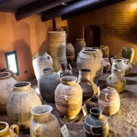 Dans Un Ancien Atelier De Potier Apartment Saint-Quentin-la-Poterie Exterior photo